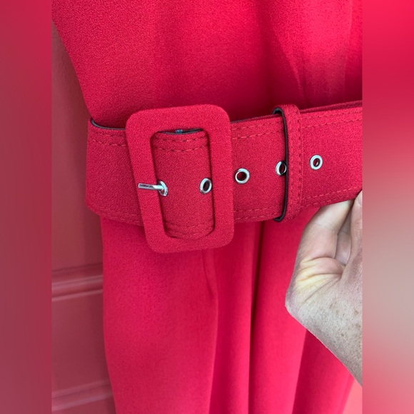 Sleeveless one-piece jumpsuit in red - Picture 4 of 8